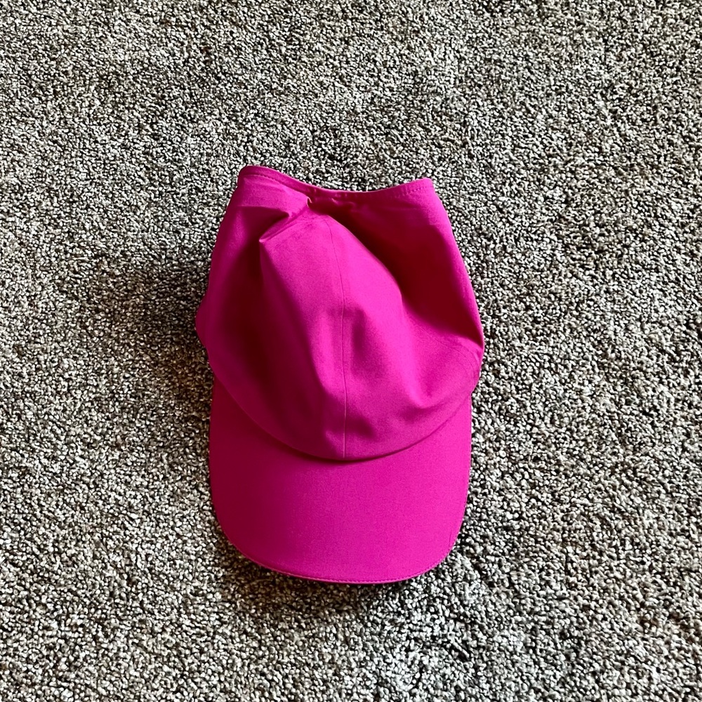 Lululemon Women’s fast and free ponytail hat